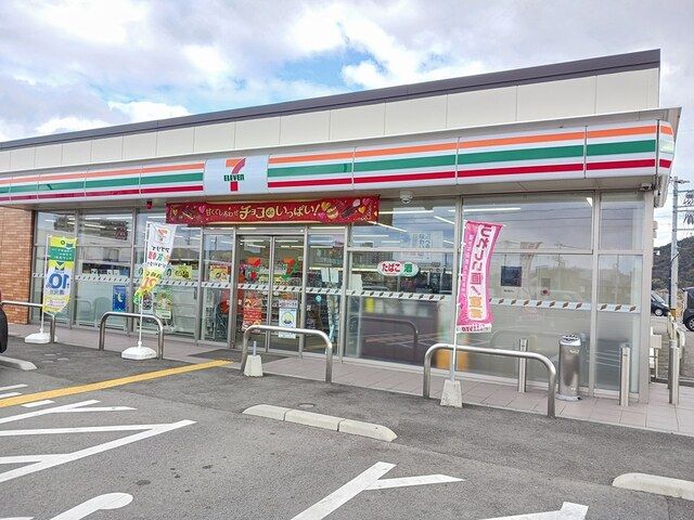 コンビニ　セブンイレブン（コンビニ）まで1600m