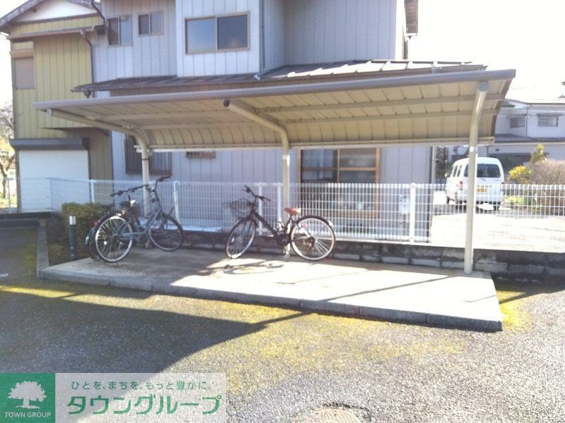 その他　屋根付き駐輪場
