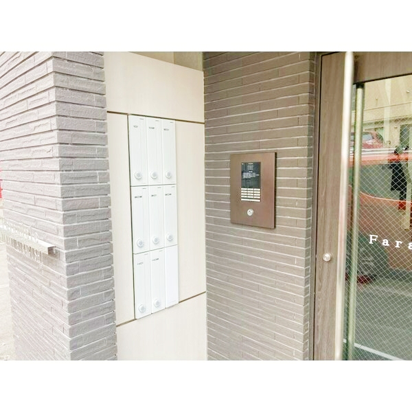 エントランス　セキュリティに配慮しオートロック設備採用です♪