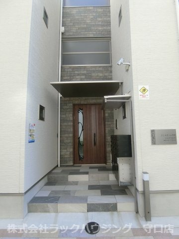 エントランス　【お部屋さがしはラックハウジングにお問合せ下さいませ♪】