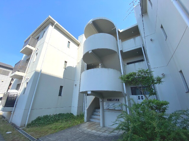建物外観　団地のような印象です！