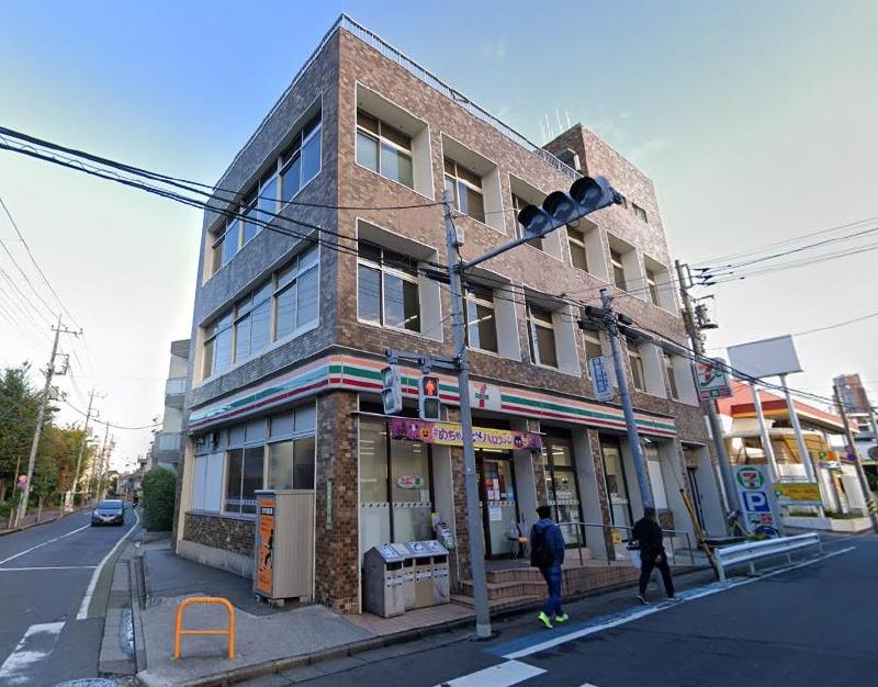 コンビニ　セブンイレブン（コンビニ）まで210m