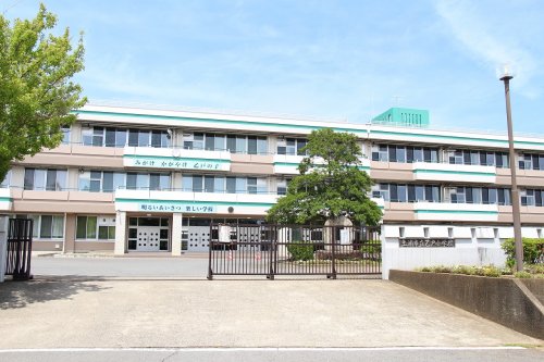 小学校　土浦市立乙戸小学校（小学校）まで661m
