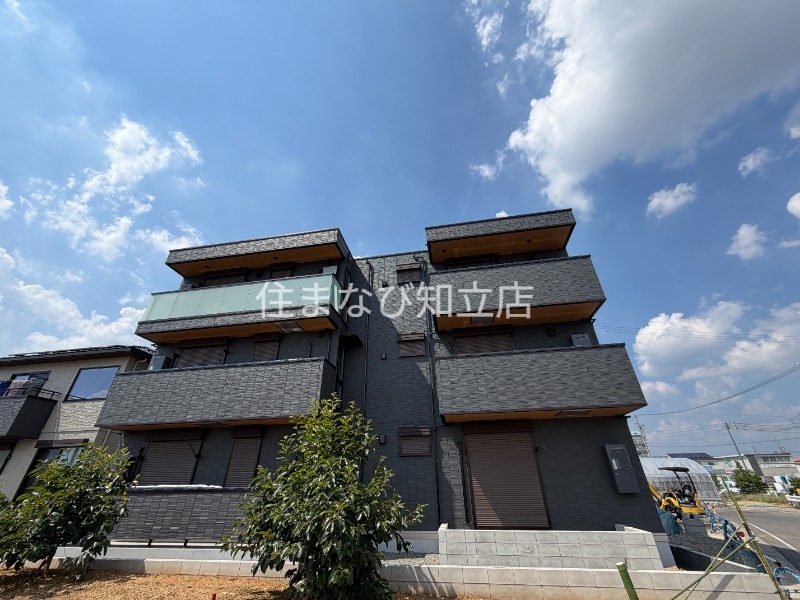 建物外観　建築中