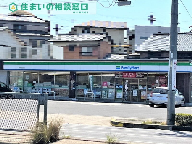 コンビニ　ファミリーマート岡崎鴨田東店（コンビニ）まで442m