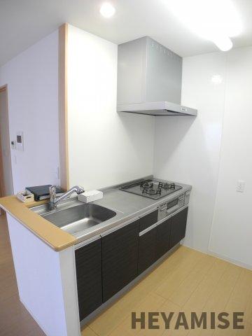 キッチン　※同間取りの別の階のお部屋の写真です※