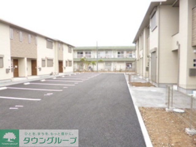 エントランス　★玄関前の敷地もゆったりしてます★