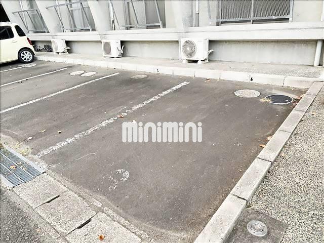 駐車場　敷地内駐車場があります。