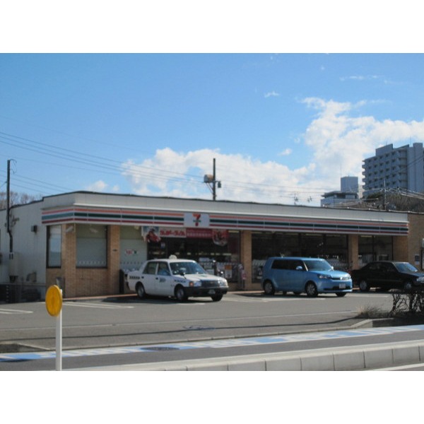 コンビニ　セブンイレブン横浜荏田東４丁目店（コンビニ）まで175m