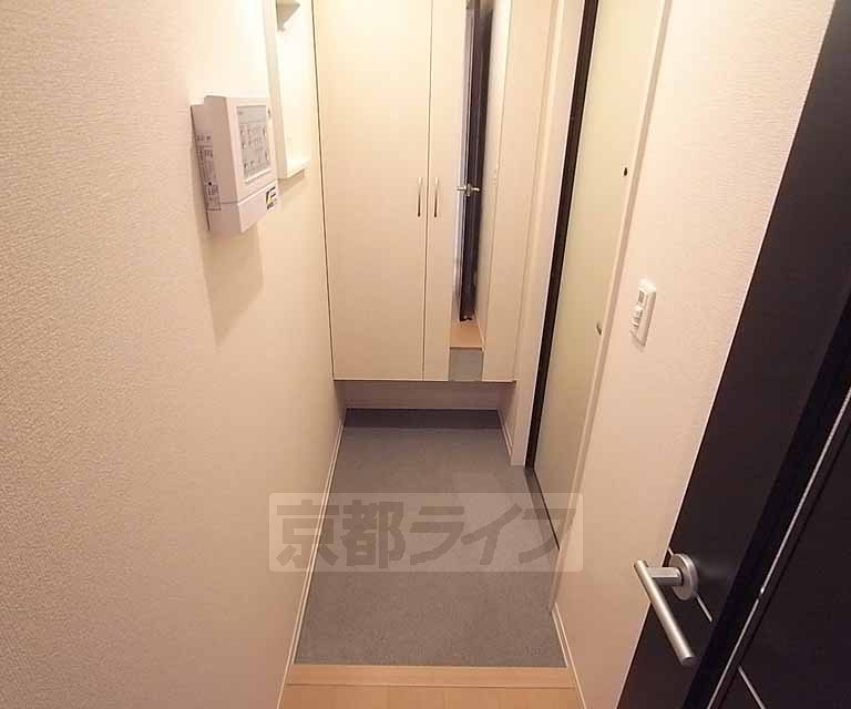 玄関　段差の少ない玄関です。