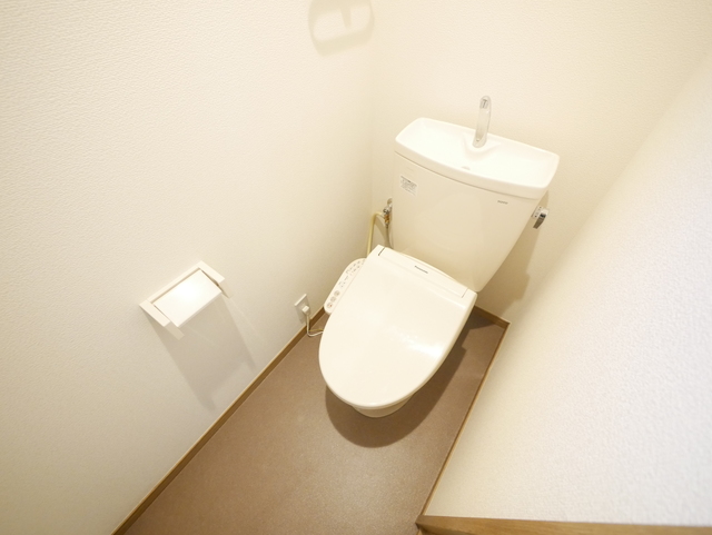 トイレ　★ウォシュレット付きのトイレです★