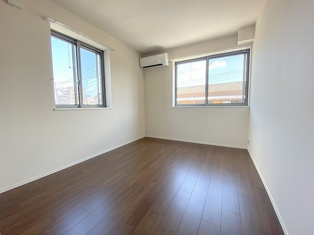 その他部屋・スペース　★２面採光で明るい角部屋です★