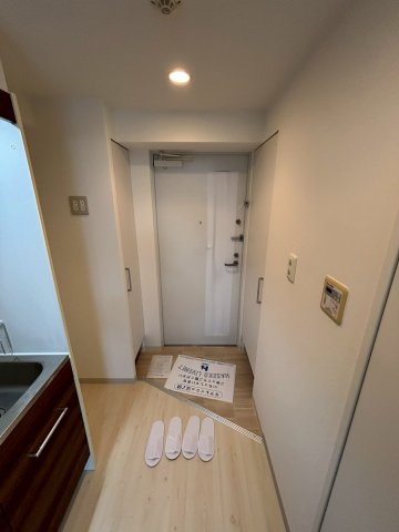 玄関　同物件別部屋写真