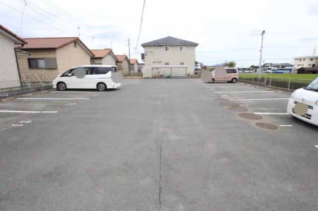 駐車場　駐車スペースもあります
