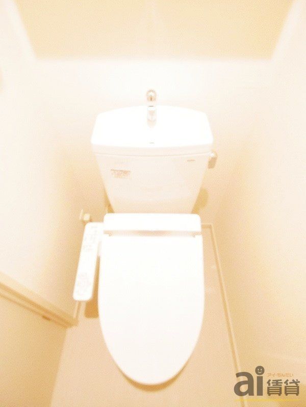 トイレ　※同仕様写真
