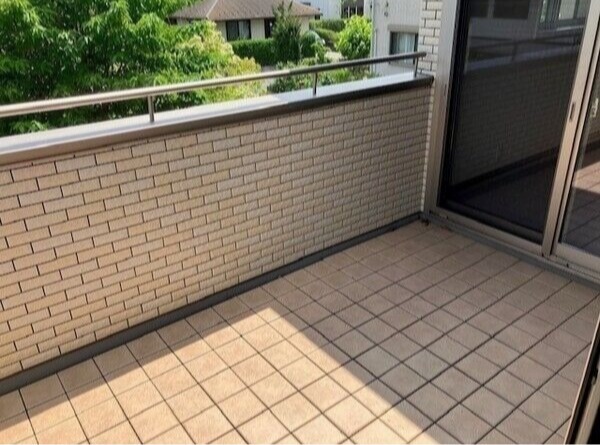 バルコニー　図面と現状に相違がある場合には現状を優先