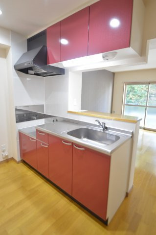 キッチン　※同タイプ、別部屋