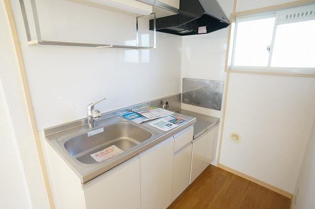 キッチン　コンパクトなキッチンで掃除もラクラク
