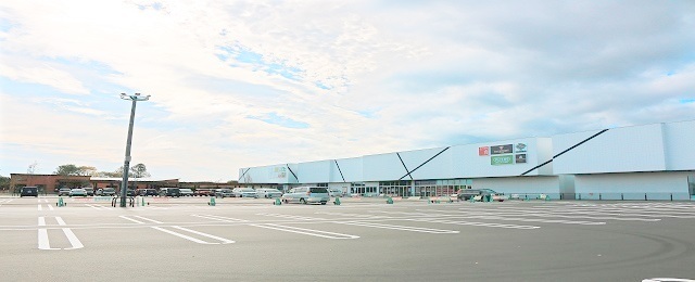 ショッピングセンター　BRANCH札幌月寒（ショッピングセンター）まで1143m