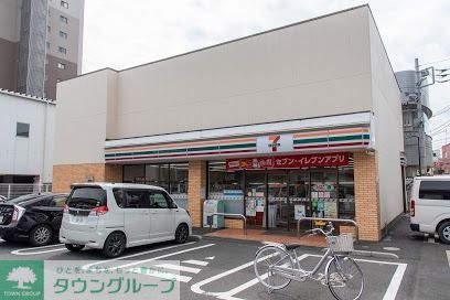 コンビニ　セブンイレブン足立江北1丁目店（コンビニ）まで630m