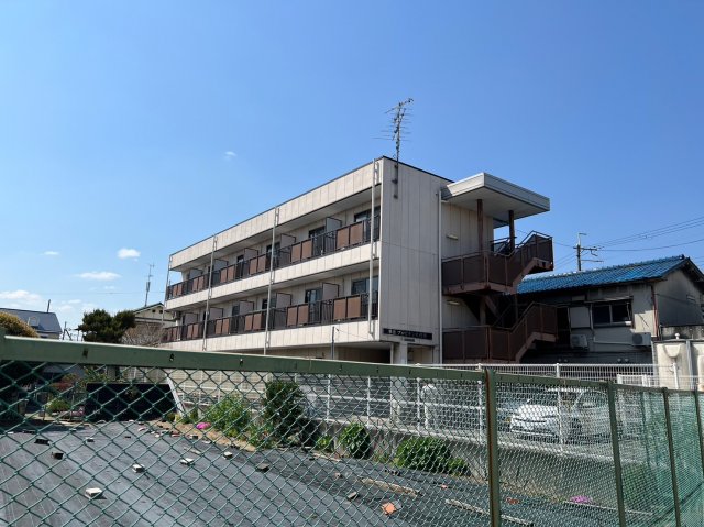建物外観　外観は落ち着いています