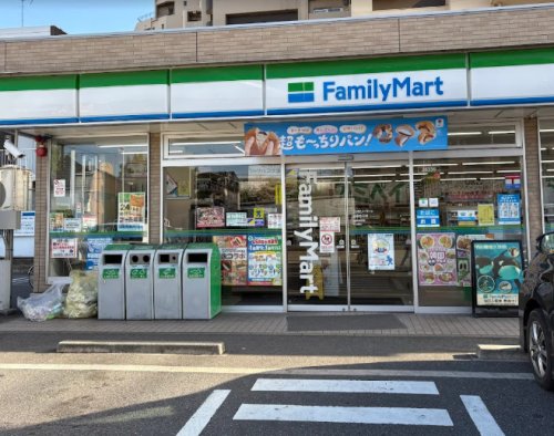 コンビニ　ファミリーマート 港築地口店（コンビニ）まで441m
