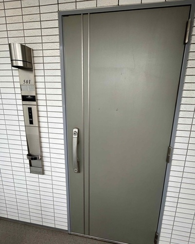 玄関　玄関　※2026年7月撮影