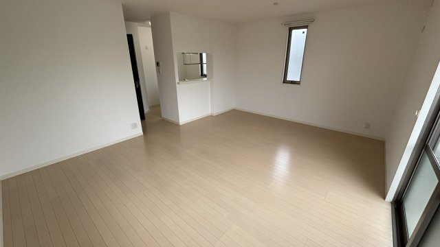 居室・リビング　3面採光の明るいお部屋です。