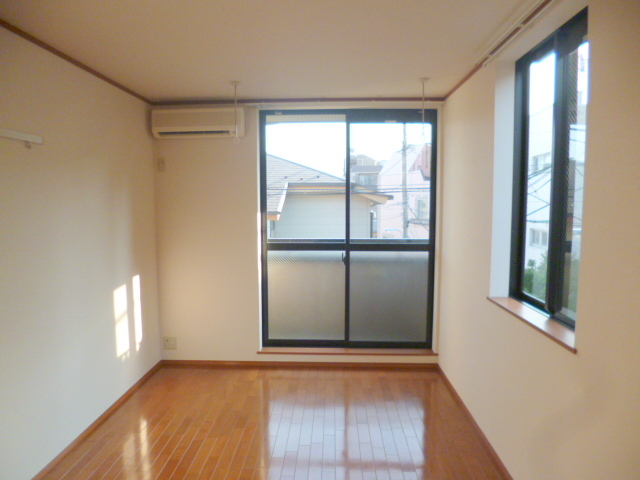 居室・リビング　★南向き２面採光の明るいお部屋です★