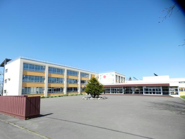小学校　釧路市立共栄小学校（小学校）まで703m