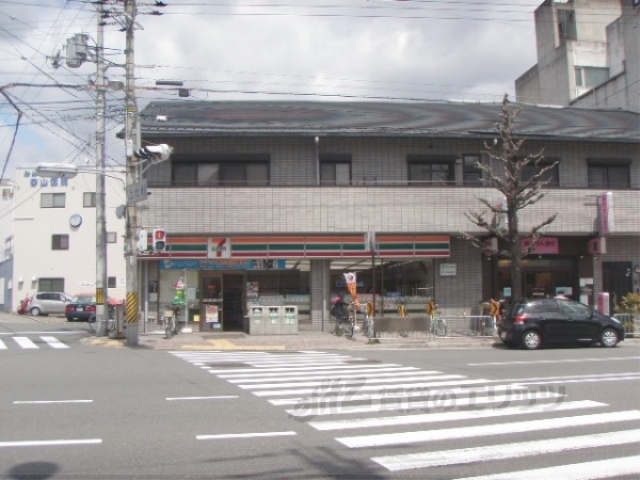 コンビニ　セブンイレブン上七軒店（コンビニ）まで450m