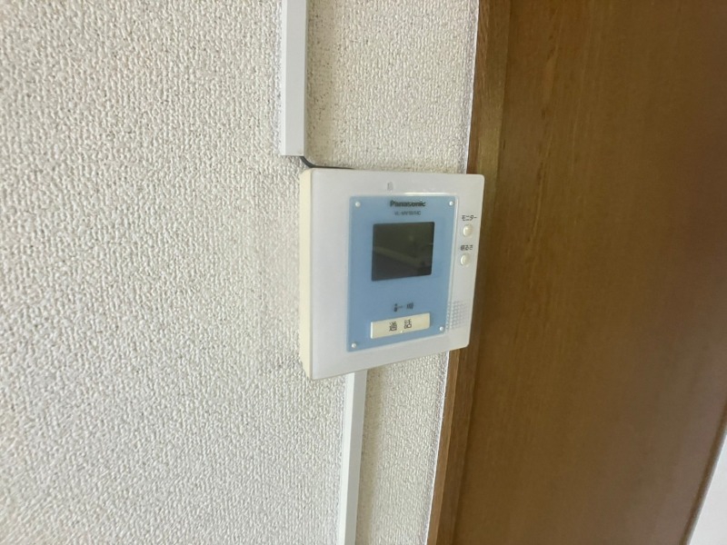 セキュリティ　ＴＶモニター付インターホンです。来客者の顔が見えるので安心！