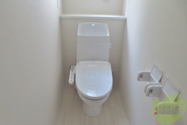 トイレ　トイレは、嬉しいウォシュレット付きです。