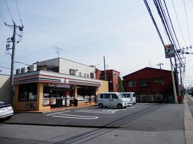 コンビニ　セブンイレブン（コンビニ）まで220m