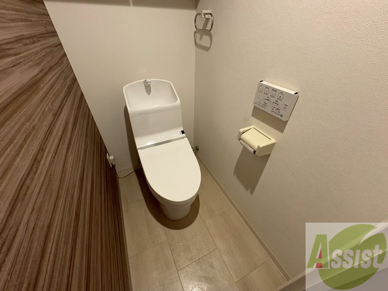トイレ　トイレです。ウォシュレット付を探している方、おすすめです。