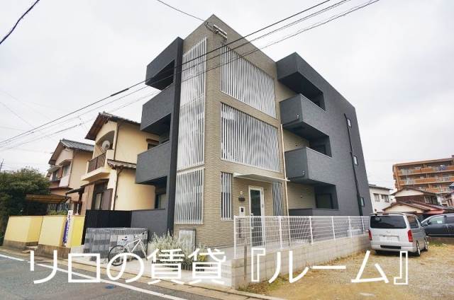 建物外観　ペット飼育可能。オートロック付き。
