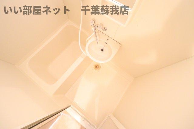 バス・シャワールーム　コンパクトで使いやすいお風呂です