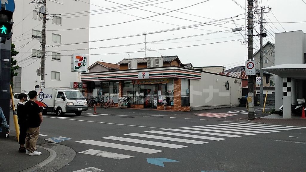 コンビニ　セブンイレブンさいたま大宮氷川参道店（コンビニ）まで250m