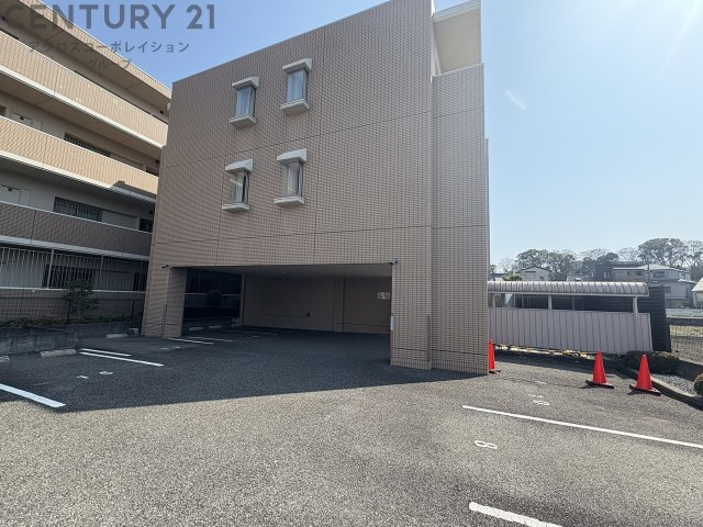 建物外観　オートロック・防犯カメラ付きで安心です！