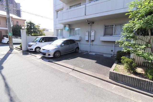 駐車場　駐車場