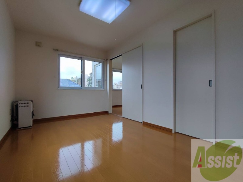 居室・リビング　広くてキレイなお部屋が広がっていて、充実した生活が送れそう。