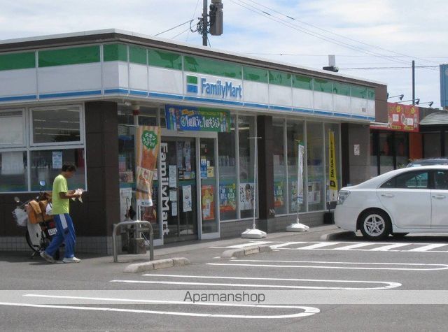 コンビニ　ファミリーマート（コンビニ）まで169m
