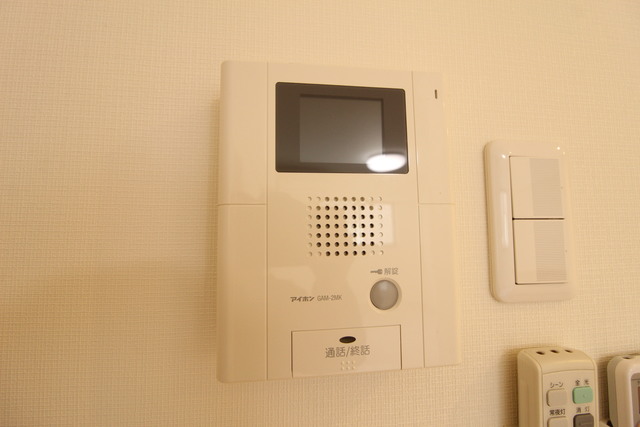 セキュリティ　モニター付きインターホン