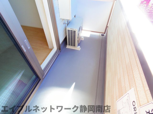 バルコニー　お洗濯にも便利なバルコニー付き