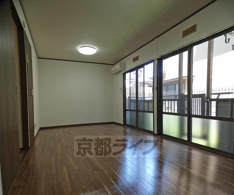 居室・リビング　広々としたお部屋です