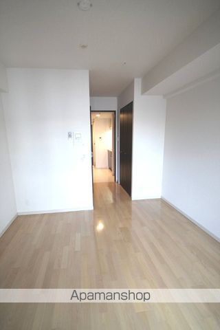 アーデン堺筋本町の居間写真