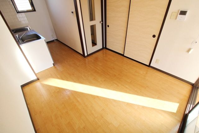 グランドメゾン矢島の居間写真