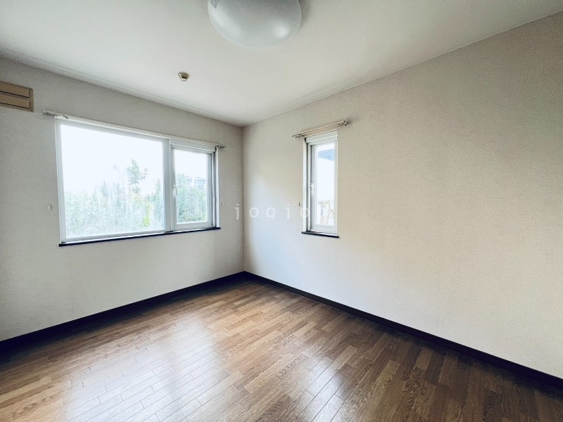 その他部屋・スペース　日当たりの良い明るいお部屋です。