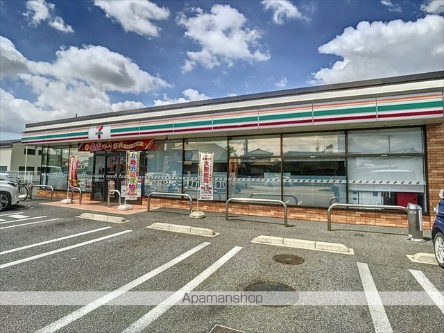 コンビニ　セブン－イレブン安城篠目町店（コンビニ）まで675m