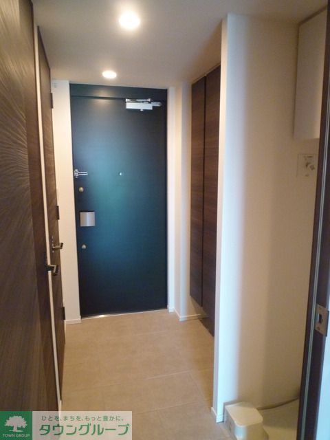 玄関　Cタイプ2011年1月撮影 同タイプ1003号室の写真です。